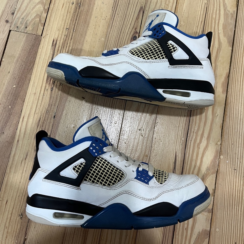 Air Jordan 4‎ Motorsport Retro Mens Sneaker size 8.5 athletic streetwear shoe